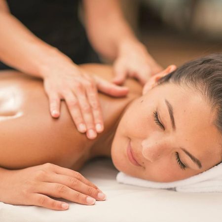 하드 락 호텔 고아 칼랑굿 외부 사진 Massage