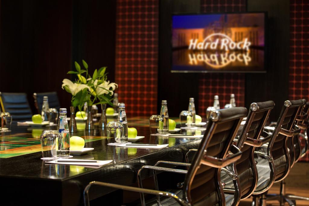 하드 락 호텔 고아 칼랑굿 외부 사진 The Rock Shop